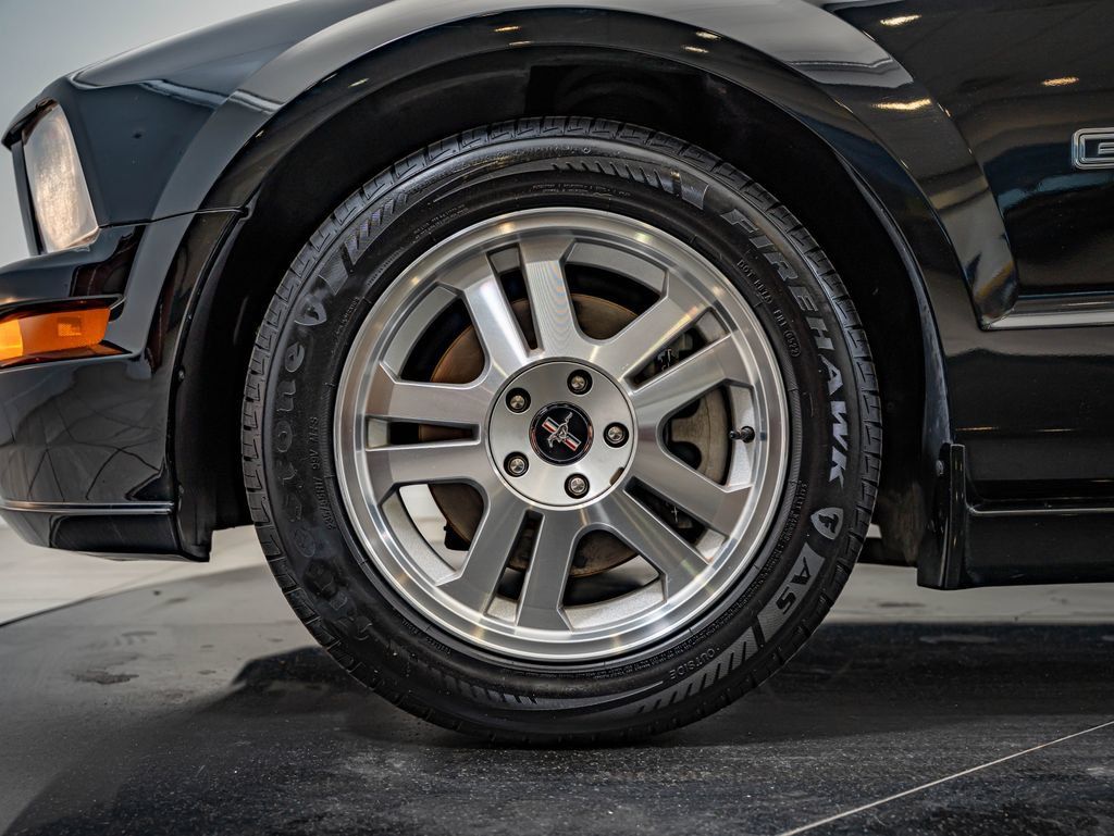 Used 2008 Ford Mustang GT RWD image 10
