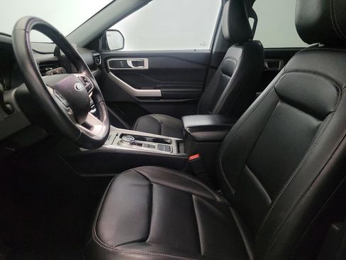 Used 2023 Ford Explorer XLT w/ Equipment Group 202A image 17