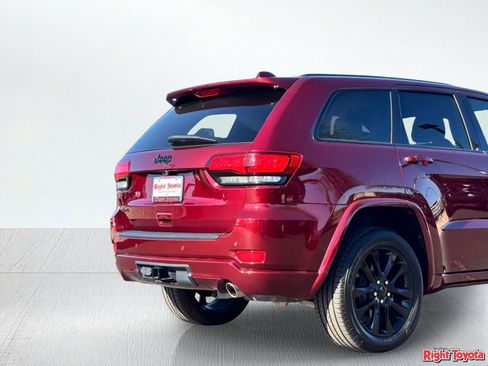 Used 2019 Jeep Grand Cherokee Altitude AWD/4WD image 10