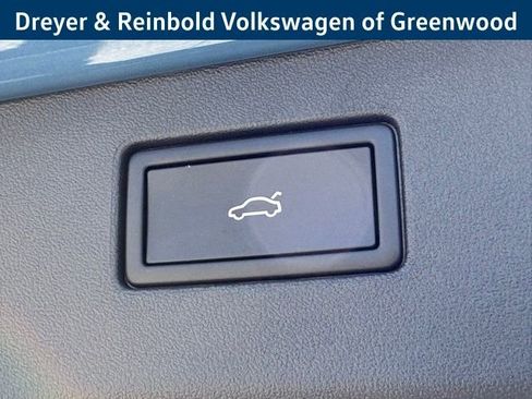 New 2026 Volkswagen Tiguan SE R-Line FWD image 31