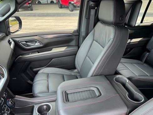 Used 2024 Chevrolet Tahoe RST w/ Luxury Package AWD/4WD image 15