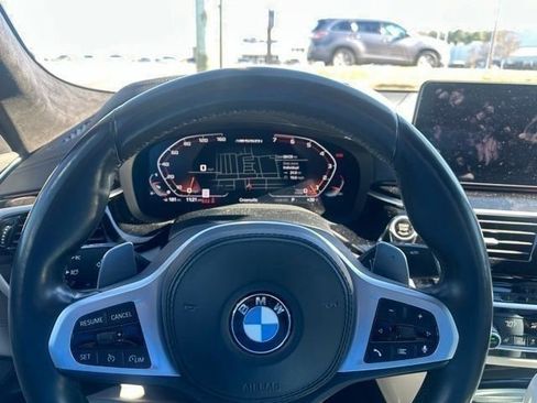 Used 2021 BMW M550i xDrive w/ Premium Package image 46