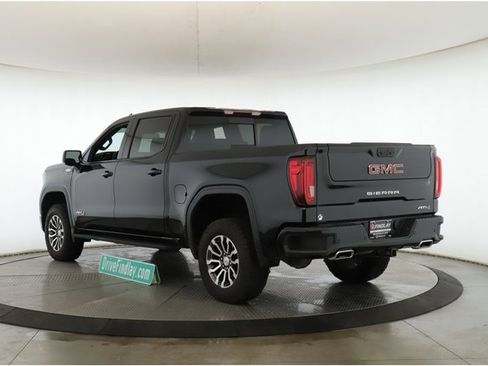 Used 2023 GMC Sierra 1500 AT4 w/ AT4 Preferred Package image 8