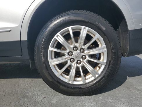 Used 2018 Cadillac XT5 AWD image 5