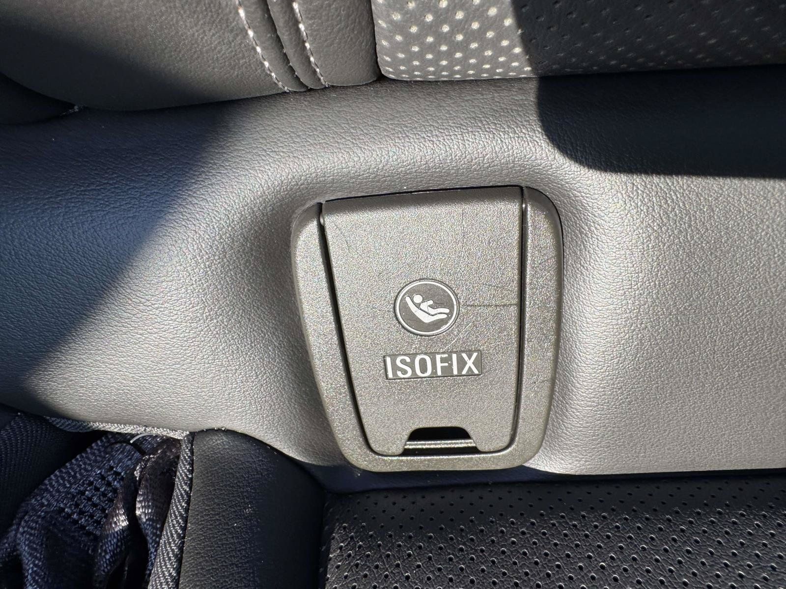 Used 2023 Buick Envision Essence w/ Sport Touring Package AWD/4WD image 17