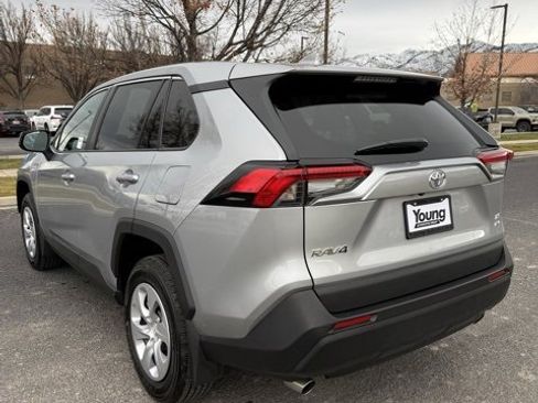 Used 2025 Toyota RAV4 LE image 8