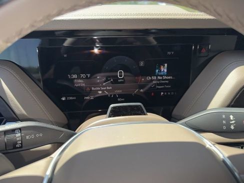 Used 2026 GMC Yukon Denali w/ Denali Reserve Package AWD/4WD image 13