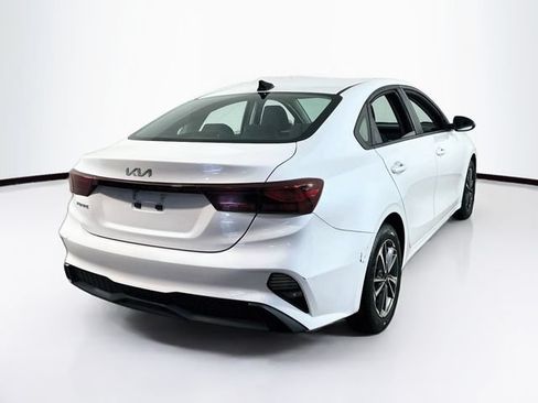 Used 2023 Kia Forte LXS w/ LXS Technology Package FWD image 8