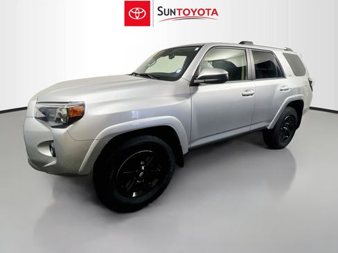 Used 2024 Toyota 4Runner SR5 RWD image 9