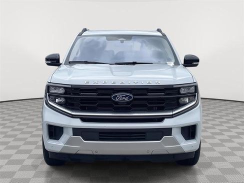 Certified 2025 Ford Expedition Platinum AWD/4WD image 4