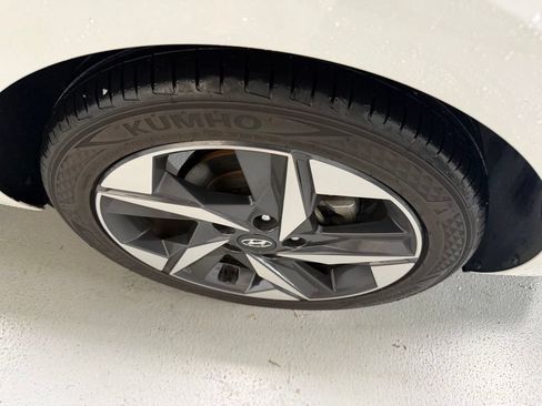 Used 2023 Hyundai Elantra Limited FWD image 7