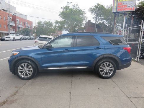 Used 2020 Ford Explorer XLT w/ Equipment Group 202A AWD/4WD image 6
