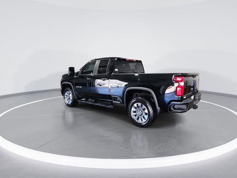 Used 2024 Chevrolet Silverado 2500 Custom w/ Custom Value Package image 6