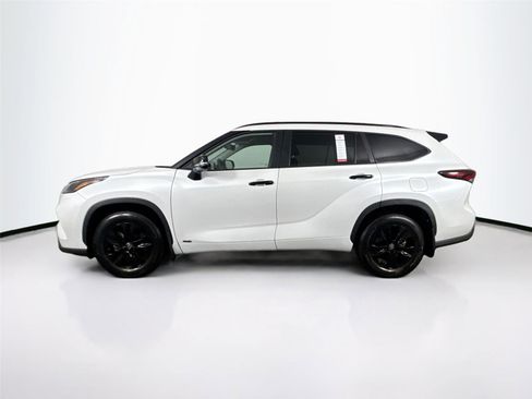 Used 2025 Toyota Highlander XLE image 14