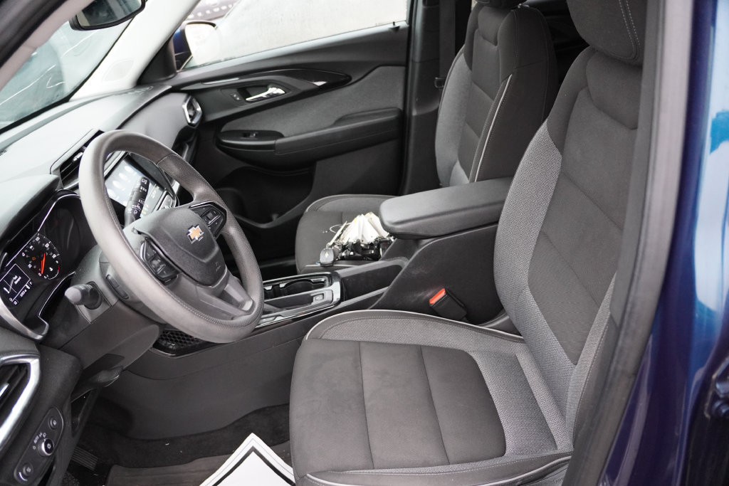 Used 2021 Chevrolet TrailBlazer LT w/ Convenience Package FWD image 4