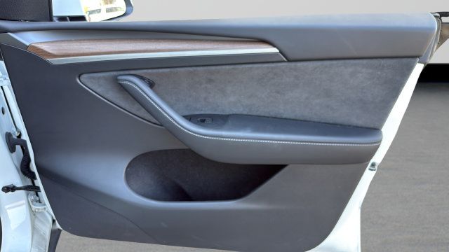 Used 2024 Tesla Model Y Long Range RWD image 24