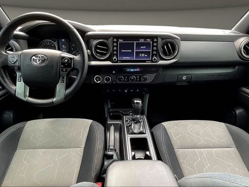 Used 2021 Toyota Tacoma TRD Off-Road w/ Technology Package AWD/4WD image 12