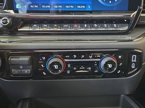 Used 2022 Chevrolet Silverado 1500 ZR2 w/ Technology Package AWD/4WD image 24