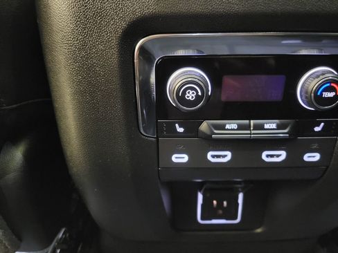 Used 2024 Chevrolet Tahoe High Country image 25