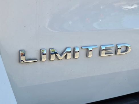 Certified 2024 Ford Expedition Limited image 17