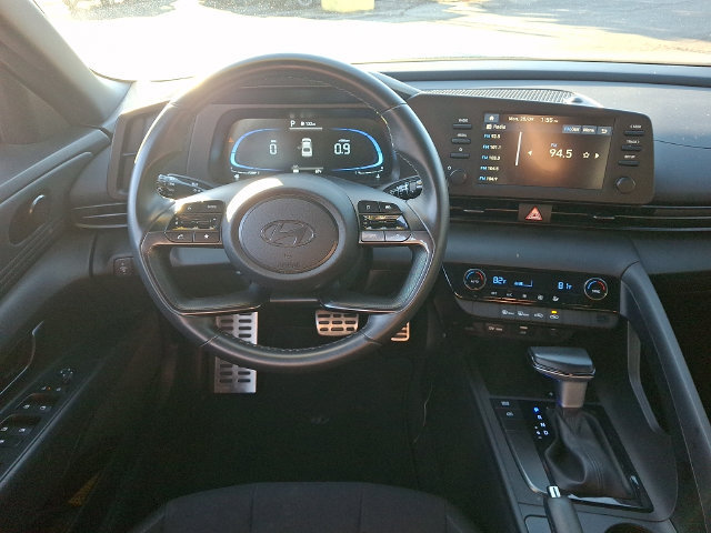 Used 2025 Hyundai Elantra Sport FWD image 11