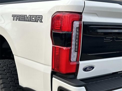 New 2026 Ford F250 Platinum w/ Tremor Off-Road Package image 47