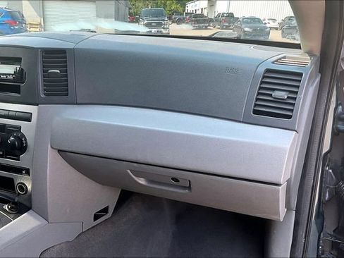 Used 2005 Jeep Grand Cherokee Laredo AWD/4WD image 14
