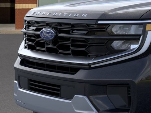 New 2026 Ford Expedition Platinum image 17