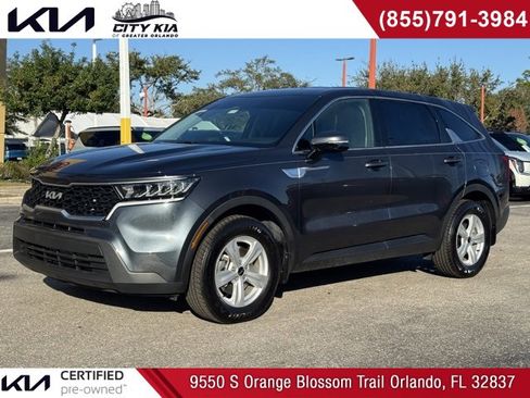 Used 2023 Kia Sorento LX image 1