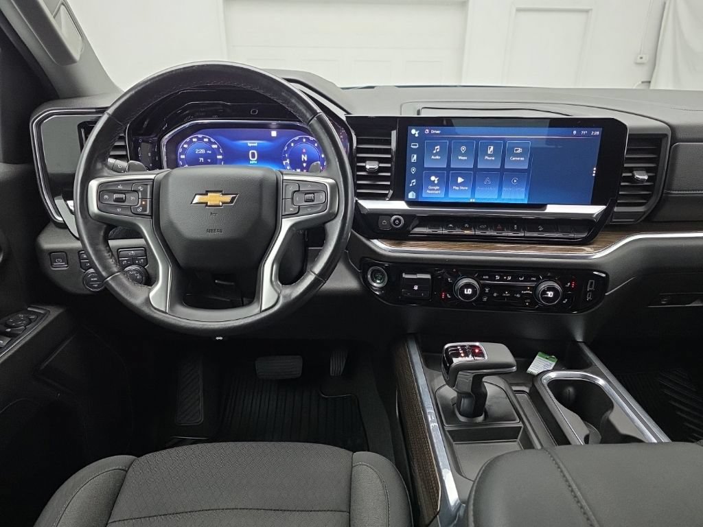 Used 2023 Chevrolet Silverado 1500 LT w/ Z71 Off-Road Package AWD/4WD image 17