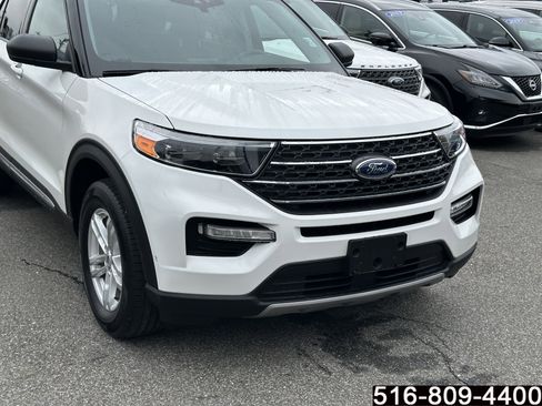 Used 2023 Ford Explorer XLT w/ Equipment Group 202A AWD/4WD image 2