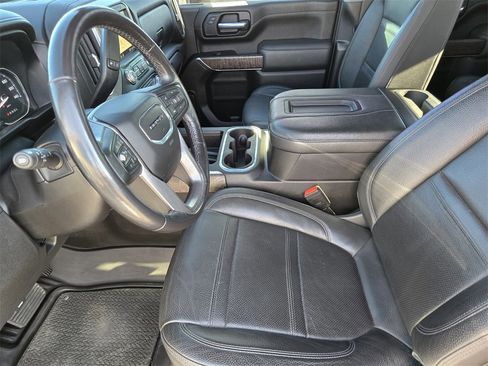 Used 2021 GMC Sierra 2500 Denali w/ Denali Black Diamond Edition image 8