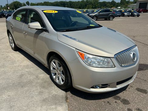 Used 2011 Buick LaCrosse CXL FWD image 3
