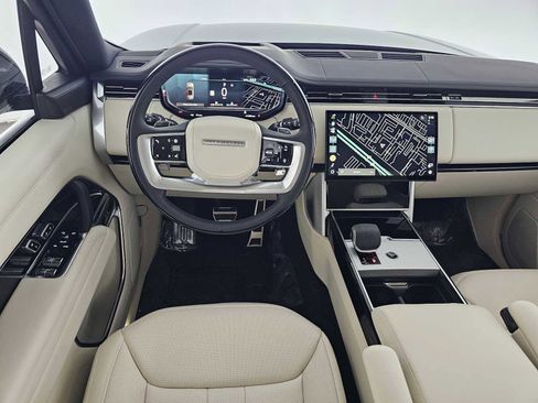 Used 2026 Land Rover Range Rover SE AWD/4WD image 18
