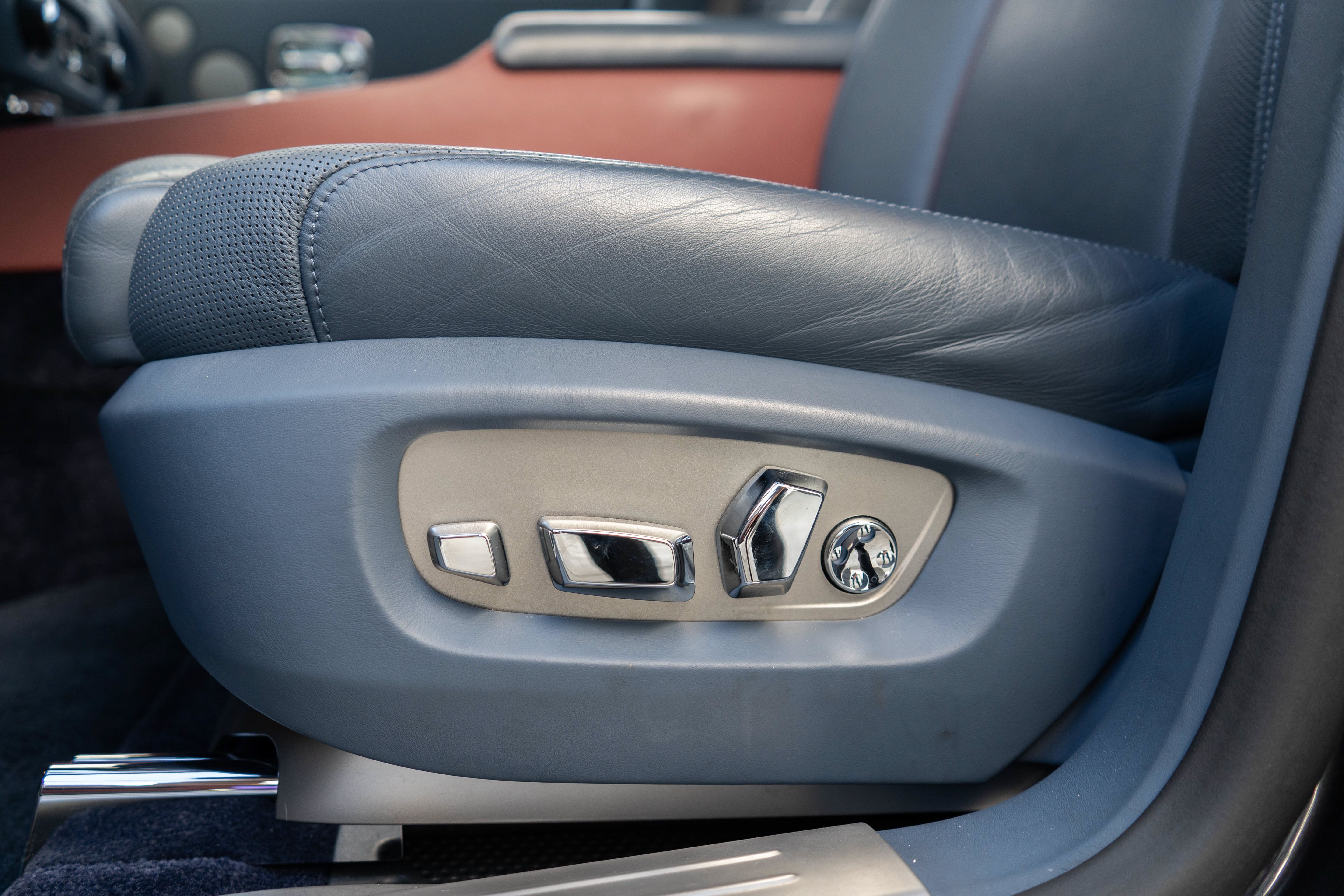 Used 2017 Rolls-Royce Ghost RWD image 13
