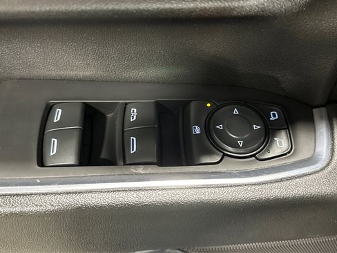 Used 2024 GMC Sierra 2500 SLE w/ SLE Convenience Package image 17