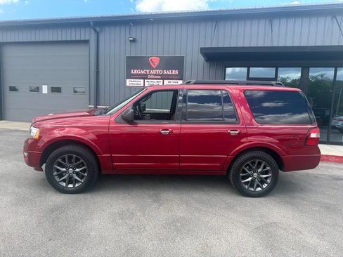 Used 2017 Ford Expedition Limited w/ Equipment Group 301A AWD/4WD image 2