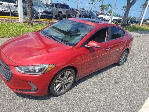 Used 2017 Hyundai Elantra Limited w/ Limited Tech Package 04 FWD image 3
