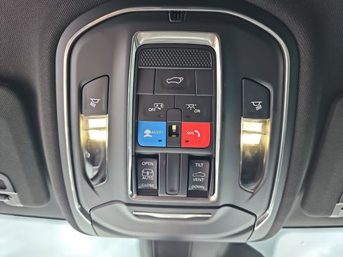 Used 2025 Jeep Grand Cherokee L Laredo w/ Luxury Tech Group I RWD image 44