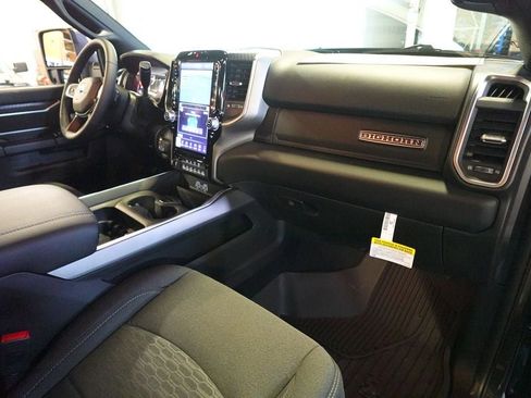 New 2026 RAM 2500 Big Horn AWD/4WD image 31