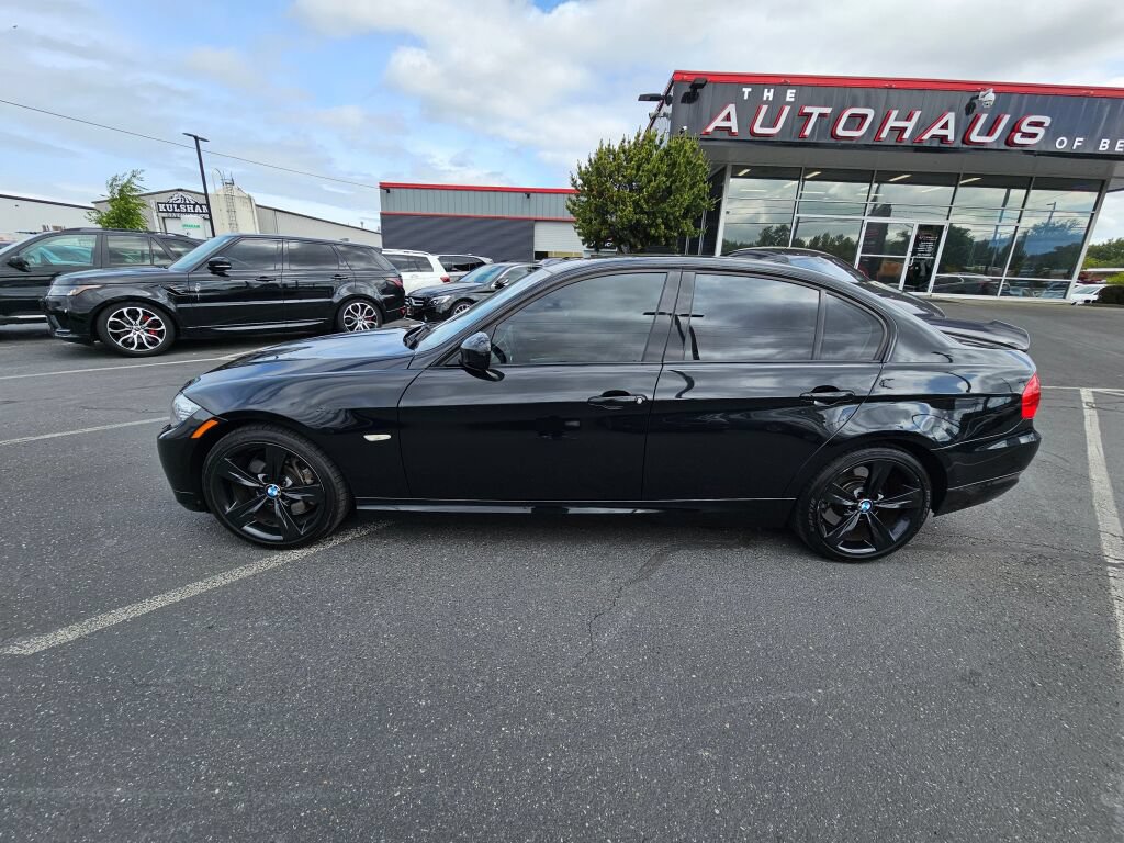 Used 2009 BMW 335i xDrive Sedan AWD/4WD image 2