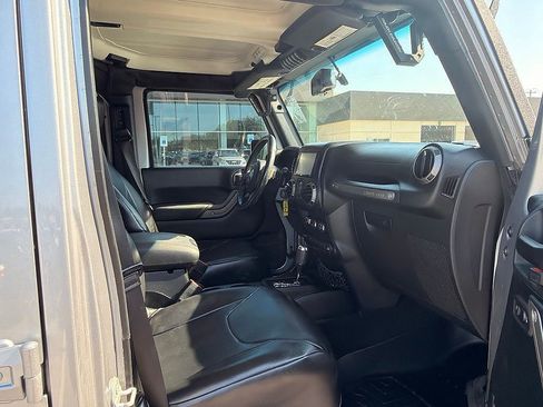 Used 2018 Jeep Wrangler Unlimited Sport S AWD/4WD image 21