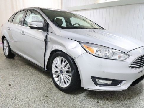 Used 2015 Ford Focus Titanium FWD image 5