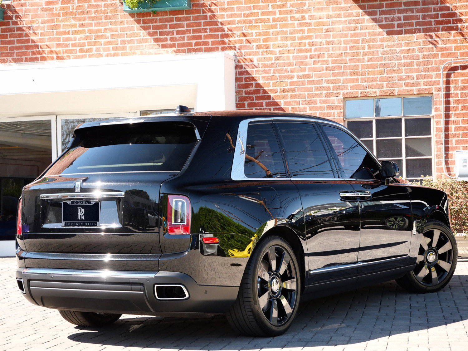 Certified 2022 Rolls-Royce Cullinan w/ Technology Package AWD/4WD image 2