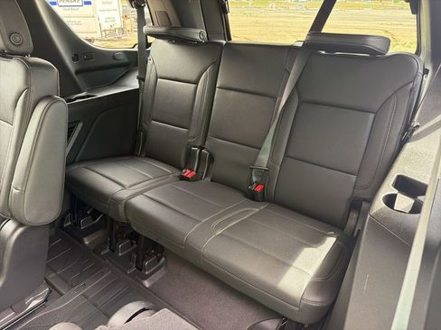 Used 2023 Chevrolet Tahoe Z71 w/ Z71 Off-Road Package AWD/4WD image 41
