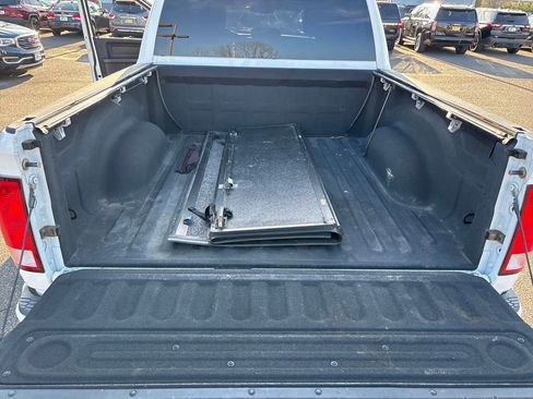 Used 2015 RAM 1500 Express image 18