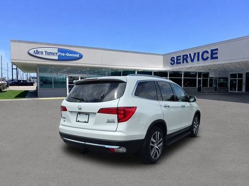 Used 2017 Honda Pilot Elite image 8