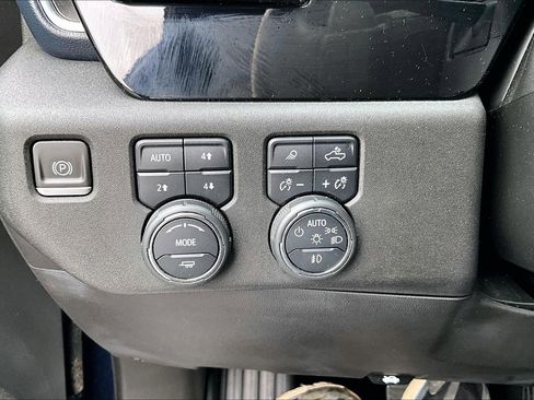 Used 2022 Chevrolet Silverado 1500 High Country image 28