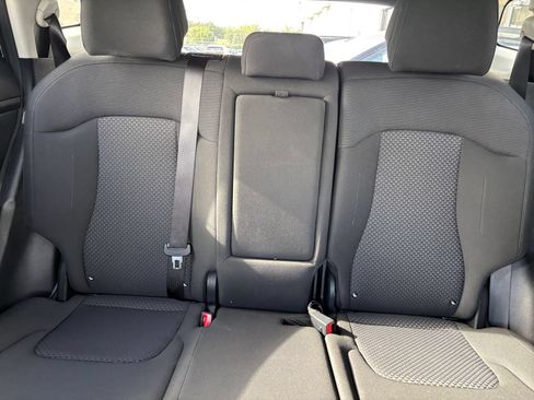 Used 2025 Kia Sportage LX FWD image 37
