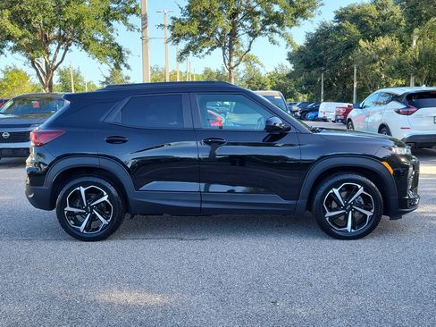 Used 2023 Chevrolet TrailBlazer RS w/ Sun and Liftgate Package FWD image 4